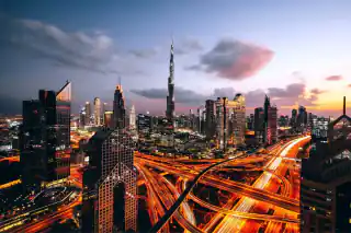 استثمر في دبي